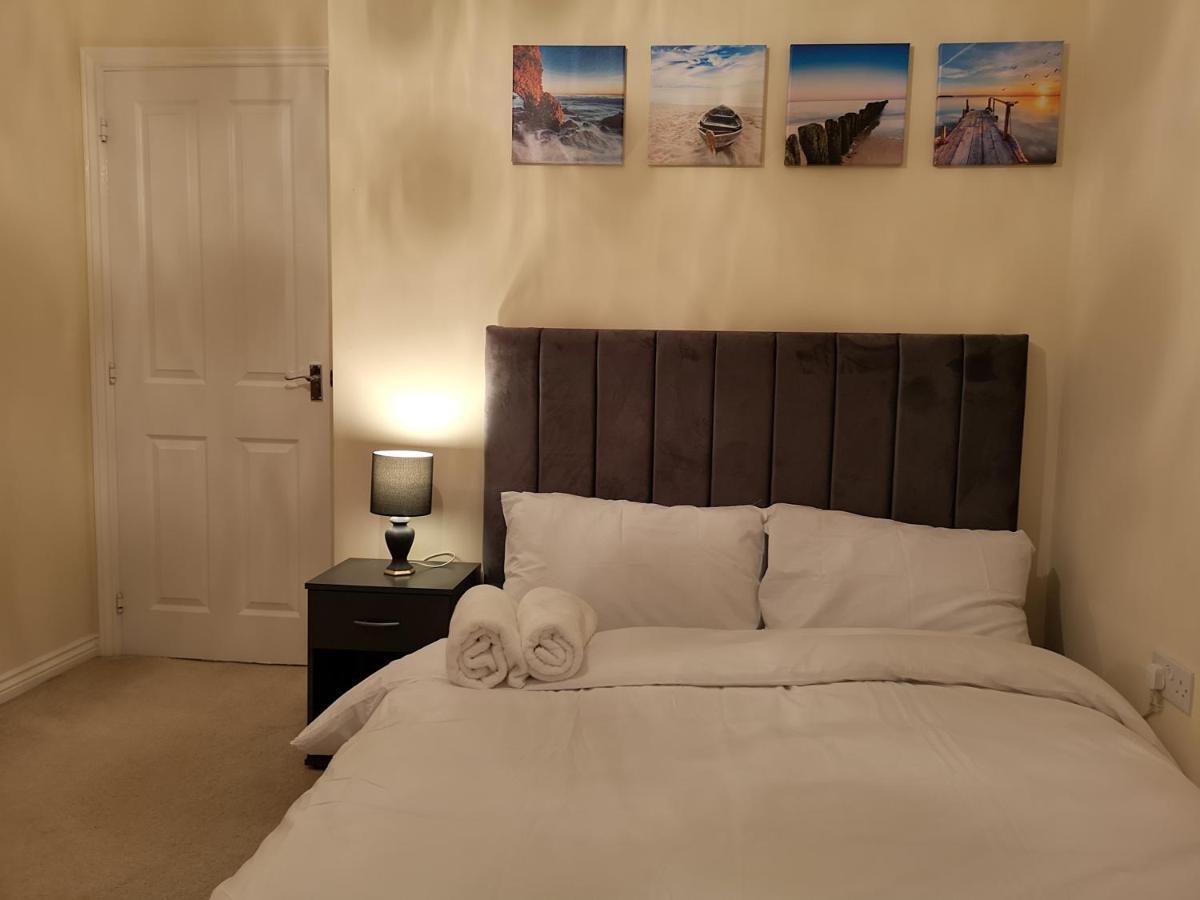 Apartment Nightingale Gardens - 4 Bed Detached House - Manchester
